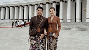 7 Gaya Artis Hadiri Upacara HUT RI di Istana Negara, Thariq - Vidi Aldiano