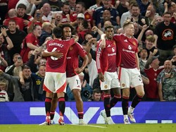 Premier League: MU Menangi Match Perdana, Fans Gelar Pesta Makan!