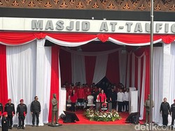 HUT Ke-79 RI di Sekolah Partai, Mega Sentil Ada yang Coba Belokkan Sejarah