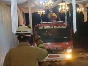 Tenda Hajatan Bisa di Jalanan Surabaya tapi Syarat Ini Harus Dipenuhi! Tenda Hajatan Bisa di Jalanan Surabaya tapi Syarat Ini Harus Dipenuhi!