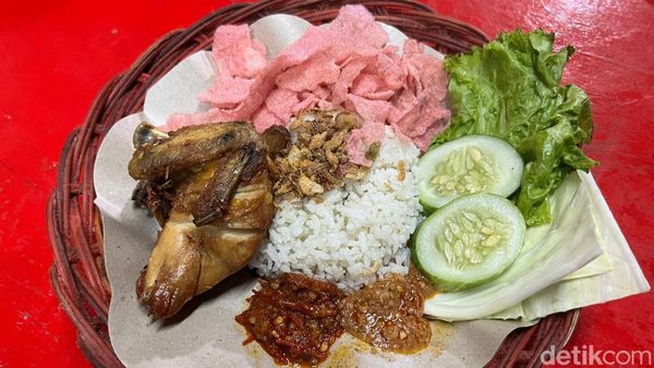 10 Tempat Makan Nasi Uduk Enak yang Buka Malam sampai Dini Hari