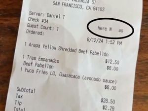 Gegara Bertindak Rasis ke Pelanggan, Pelayan Ini Dipecat