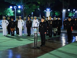 Pesan Pj Gubernur Jatim Saat Pimpin Apel Renungan Suci di Surabaya