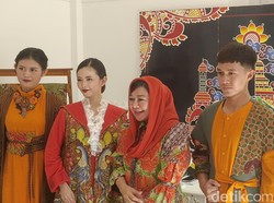 Tiga Desain Batik Kota Probolinggo Ikuti Surabaya Fashion Parade 2024