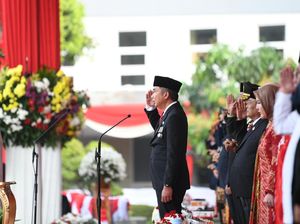 Bey Minta ASN Jabar Tak Terlena Hadapi Tantangan di Masa Depan Bey Minta ASN Jabar Tak Terlena Hadapi Tantangan di Masa Depan