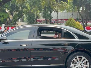 Momen Maruf Amin Sapa Warga di Depan Istana Merdeka Usai Upacara HUT RI