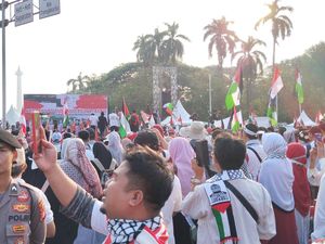 Ada Aksi Bela Palestina, Massa Padati Patung Kuda Ada Aksi Bela Palestina, Massa Padati Patung Kuda