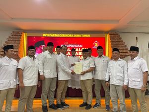 Gerindra-PKB Serahkan Rekom Maju Pilbup Malang ke Sanusi-Lathifah Gerindra-PKB Serahkan Rekom Maju Pilbup Malang ke Sanusi-Lathifah