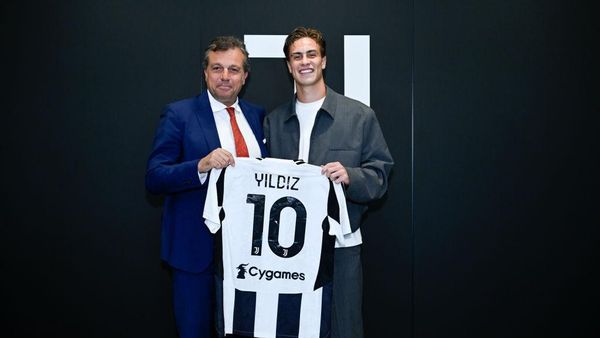 Kenakan Nomor 10 di Juventus, Yildiz Ikuti Jejak Para Legenda