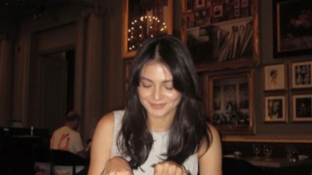 Keseruan Amanda Rawles Saat Kulineran di London hingga Bali Keseruan Amanda Rawles Saat Kulineran di London hingga Bali