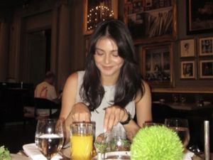 Keseruan Amanda Rawles Saat Kulineran di London hingga Bali Keseruan Amanda Rawles Saat Kulineran di London hingga Bali
