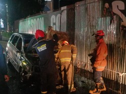Mobil Kia Carens Terbakar di Timur Ringroad Concat Sleman