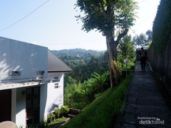 Dua Sisi Lembang, Satu Ramai Turis dan Area Tenang Kawasan Vila