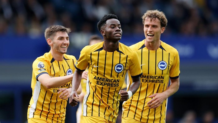 LIVERPOOL, ENGLAND - AUGUST 17: Simon Adingra of Brighton & Hove Albion celebrates scoring his teams third goal during the Premier League match between Everton FC and Brighton & Hove Albion FC at Goodison Park on August 17, 2024 in Liverpool, England. (Photo by Jan Kruger/Getty Images)