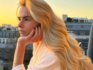 8 Foto AnneKee, Model Cantik WAGs Manchester United, Istri Matthijs de Ligt