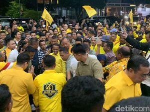 Disambut Agus Gumiwang, Bahlil Daftar Jadi Caketum Golkar Disambut Agus Gumiwang, Bahlil Daftar Jadi Caketum Golkar