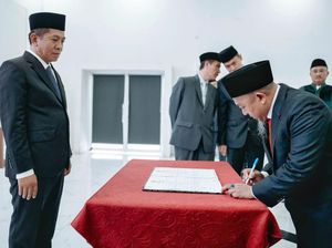 Terapkan Sistem Manajemen Talenta, Bupati Karawang Lantik 5 Pejabat Baru Terapkan Sistem Manajemen Talenta, Bupati Karawang Lantik 5 Pejabat Baru