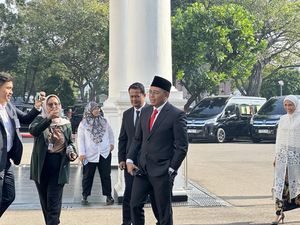 Supratman, Angga Raka Prabowo, Hasan Nasbi Tiba di Istana Jelang Reshuffle