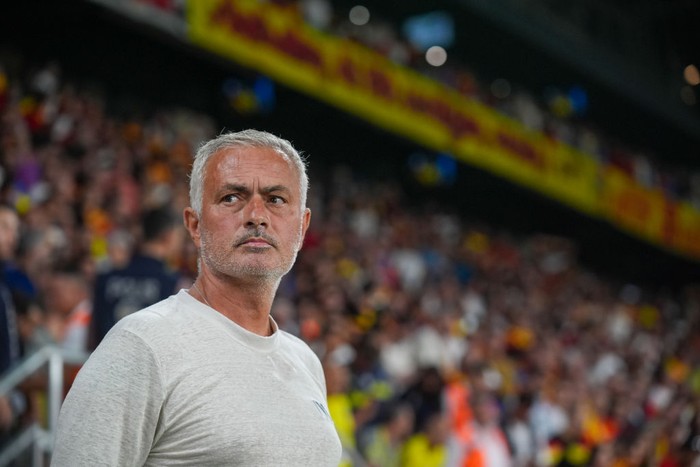 IZMIR, TURKIYE - AUGUST 17: Jose Mourinho of Fenerbahce during Turkish Super Lig match between Goztepe and Fenerbahce at Gursel Aksel Stadium in Izmir, Turkiye on August 17, 2024. (Photo by Mahmut Serdar Alakus/Anadolu via Getty Images)