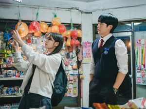 Jung So Min yang Relate Banget dengan Karakternya di Love Next Door Jung So Min yang Relate Banget dengan Karakternya di Love Next Door