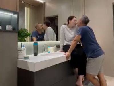 8 Foto Kamar Mandi Mona Ratuliu, Mewah & Estetik Bisa Jadi Tempat Ngobrol