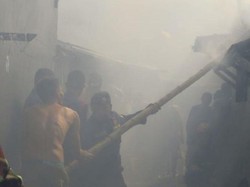 Kebakaran Rumah di Tallo Makassar, Pasutri Lansia Luka Bakar