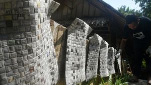 Mantap! Kerajinan Daur Ulang Limbah Kertas Ini Tembus Mancanegara