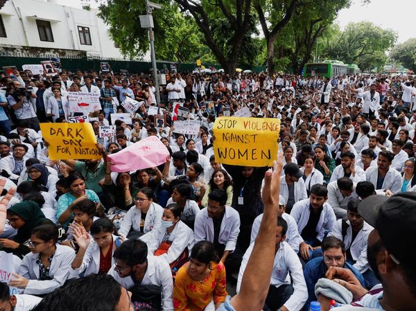 Nakes India Demo Besar-besaran Protes Pemerkosaan-Pembunuhan Dokter Magang