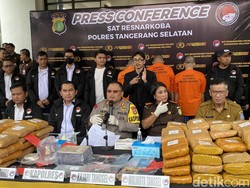 Kronologi Kurir 140 Kg Ganja Ditangkap Berakhir di Pabrik Kue Ganja