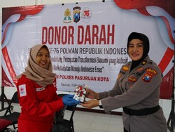 Sambut HUT ke-76, Polwan di Kota Pasuruan Donor Darah
