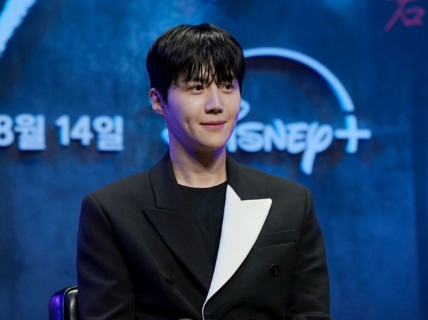 Potret Kim Seon Ho/ Foto: instagram.com/kimseonho_staff.diary Potret Kim Seon Ho