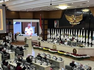 Bey Pamer Keberhasilan Pemprov Jabar di Hari Jadi ke-79 Bey Pamer Keberhasilan Pemprov Jabar di Hari Jadi ke-79