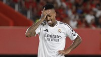 Bek Eder Militao juga alami cedera otot minor dan tidak memperkuat Brasil di jeda internasional (AP)