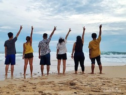 Wisata Pantai Sanggar, Surga Tersembunyi di Tulungagung