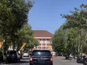 Viral Nopol Mobil Dinas di Gunungkidul Dimodifikasi Gelap, Polisi Turun Tangan Viral Nopol Mobil Dinas di Gunungkidul Dimodifikasi Gelap, Polisi Turun Tangan