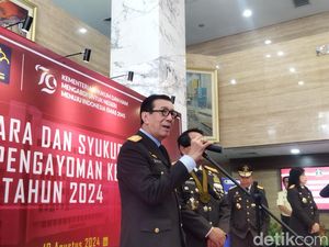 Cerita Yasonna Niat Mundur September Ternyata Keduluan Reshuffle Cerita Yasonna Niat Mundur September Ternyata Keduluan Reshuffle