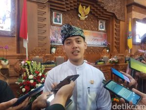 Mantan Pengacara Brigadir J Dilantik Jadi Anggota DPRD Denpasar 2024-2029 Mantan Pengacara Brigadir J Dilantik Jadi Anggota DPRD Denpasar 2024-2029