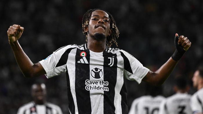 TURIN, ITALY - AUGUST 19: Samuel Mbangula of Juventus celebrates his goal during the Serie match between Juventus and Como at Allianz Stadium on August 19, 2024 in Turin, Italy. (Photo by Image Photo Agency/Getty Images)
