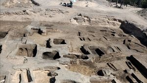 Potret 60-an Makam dan Artefak Emas dari Dinasti Ptolemeus Mesir Ditemukan