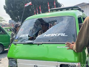 Terungkap! Ini Diduga Pemicu Bentrok Ojol Vs Sopir Angkot di Sukabumi Terungkap! Ini Diduga Pemicu Bentrok Ojol Vs Sopir Angkot di Sukabumi