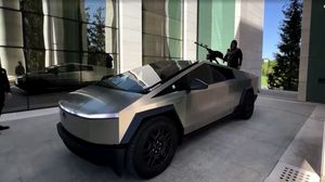 Tesla Cybertruck Versi Tempur yang Diduga Disabot Elon Musk