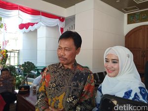 Janji Effendi Edo-Siti Farida yang Kini Resmi Pimpin Kota Cirebon Janji Effendi Edo-Siti Farida yang Kini Resmi Pimpin Kota Cirebon