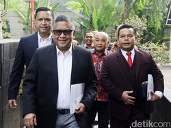 Senyum Hasto Seusai Dengar Putusan MK Soal Pilkada