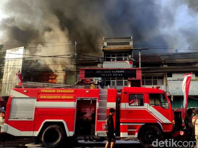 Kebakaran di Pasar Induk Krian Sidoarjo