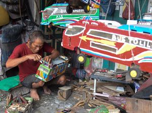 Mantap! Kerajinan Mainan dari Limbah Kayu Ini Tembus Pasar Singapura Mantap! Kerajinan Mainan dari Limbah Kayu Ini Tembus Pasar Singapura