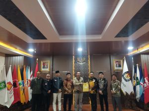 KPU DKI Tetapkan Dharma-Kun Calon Independen Pilgub Jakarta KPU DKI Tetapkan Dharma-Kun Calon Independen Pilgub Jakarta