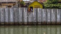 Antisipasi Banjir, Sungai Cipunten Agung Pandeglang Diturap
