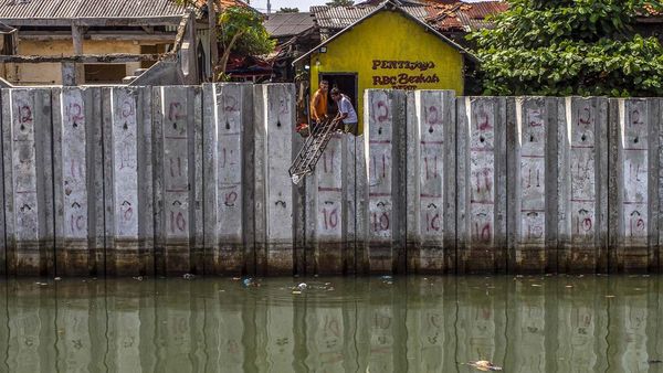 Antisipasi Banjir, Sungai Cipunten Agung Pandeglang Diturap