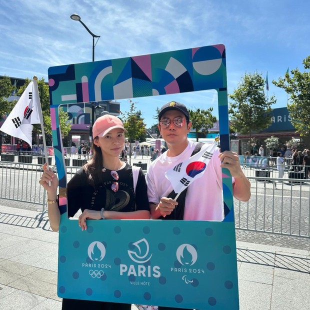 Potret Cha Ye Ryun dan Joo Sang Wook menyaksikan Olimpiade Paris 2024