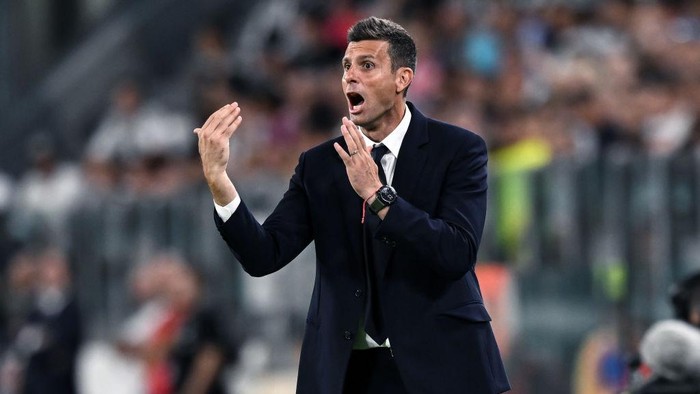 TURIN, ITALY - AUGUST 19: Thiago Motta of Juventus coach reacts  during the Serie A match between Juventus and Como at Allianz Stadium on August 19, 2024 in Turin, Italy. (Photo by Image Photo Agency/Getty Images)
